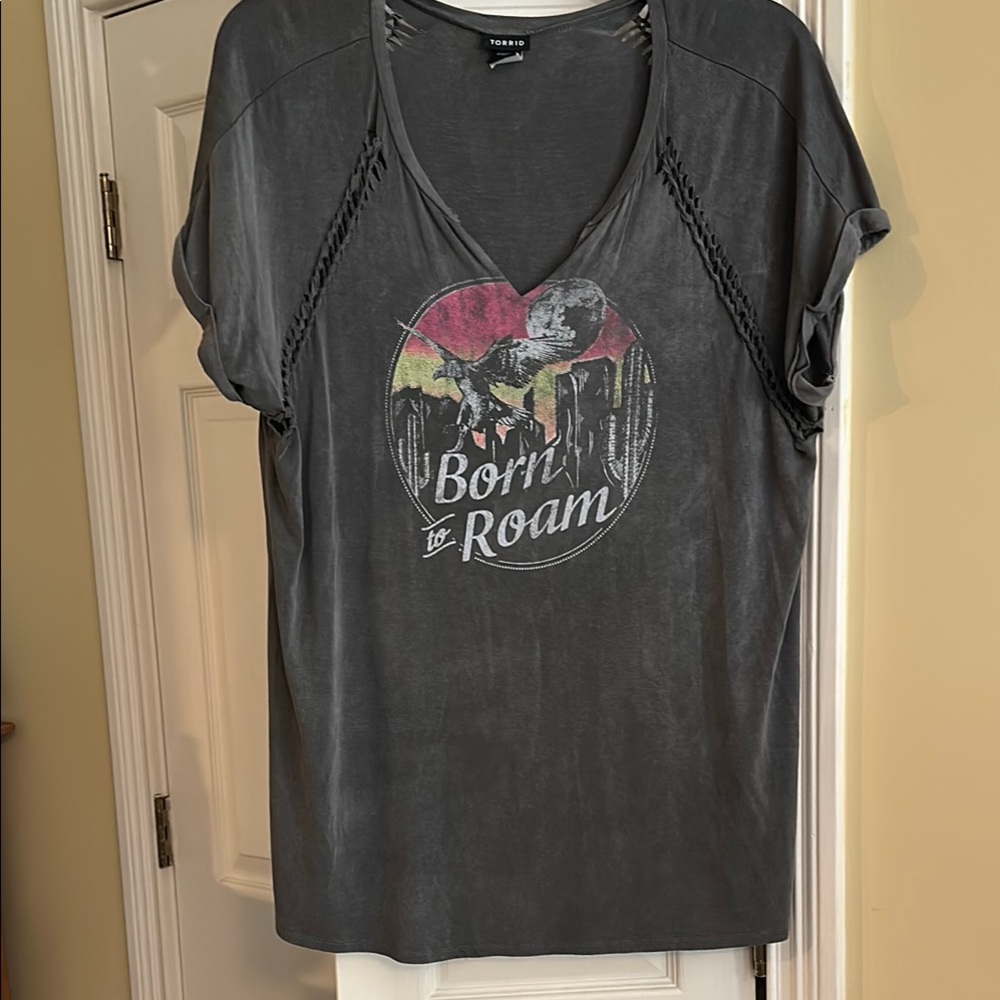 Torrid Gray Graphic Short Sleeve Tee Born To Roam Size 1